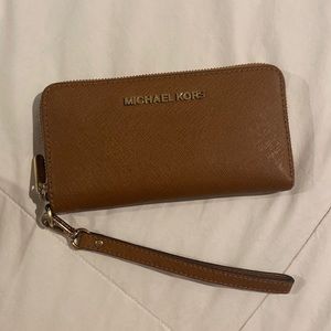 Michael Kors wristlet